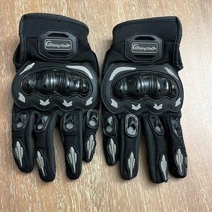 Riding Tribe motorcycle gloves with  molded knuckles. Size Mens medium.